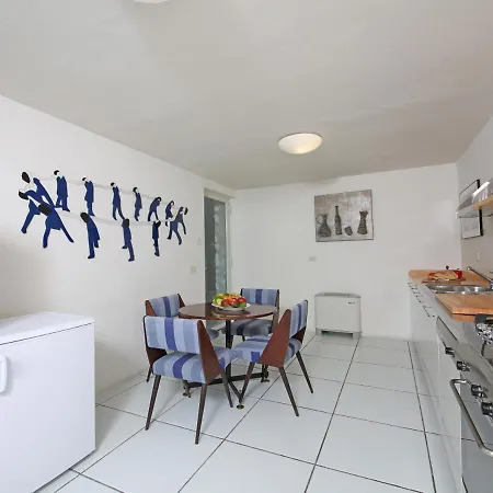 Sleeps 15 With Pool Air Con And Wifi ヴィラ